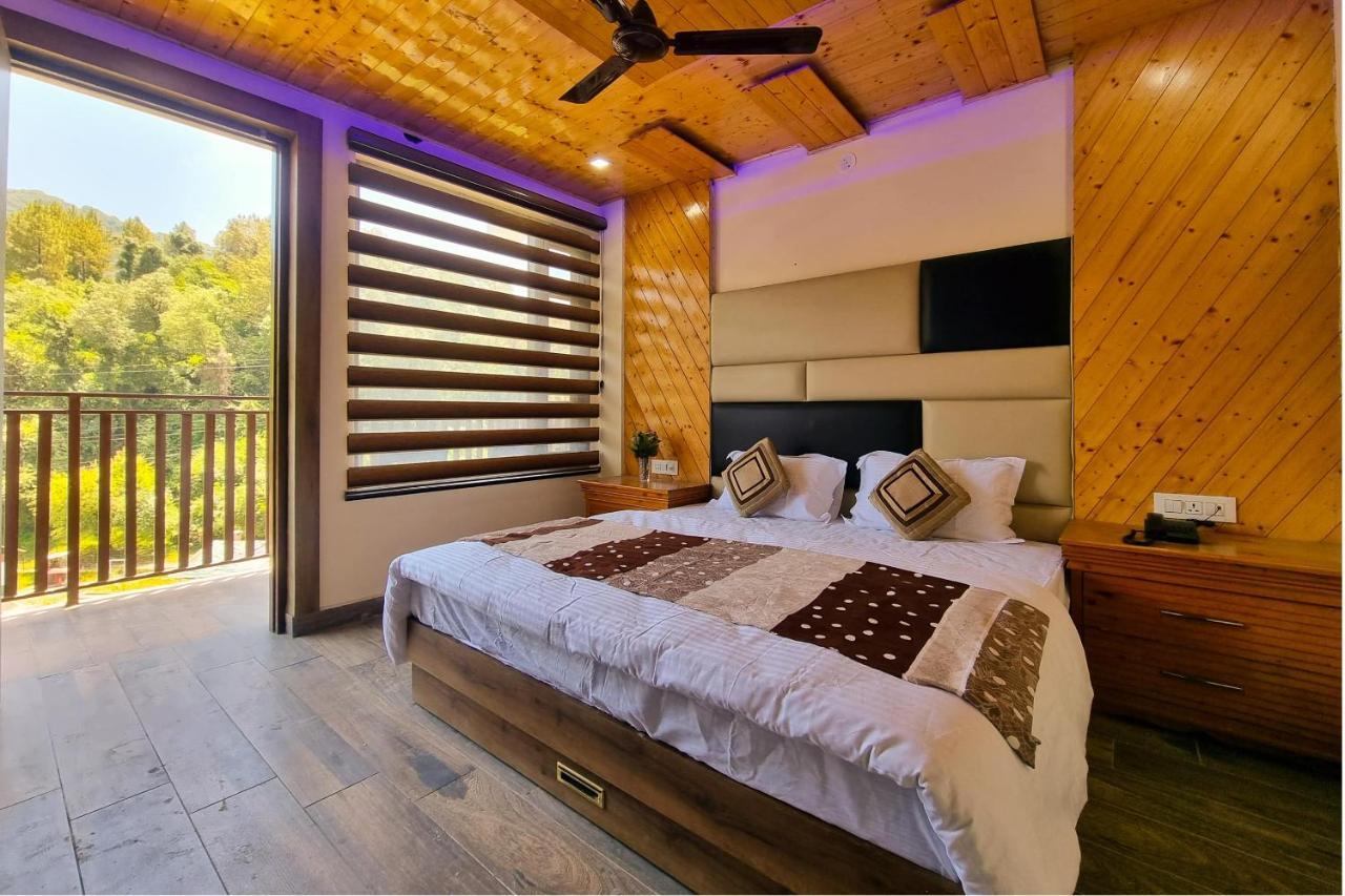 Hotel White Cloud Banikhet Bagian luar foto