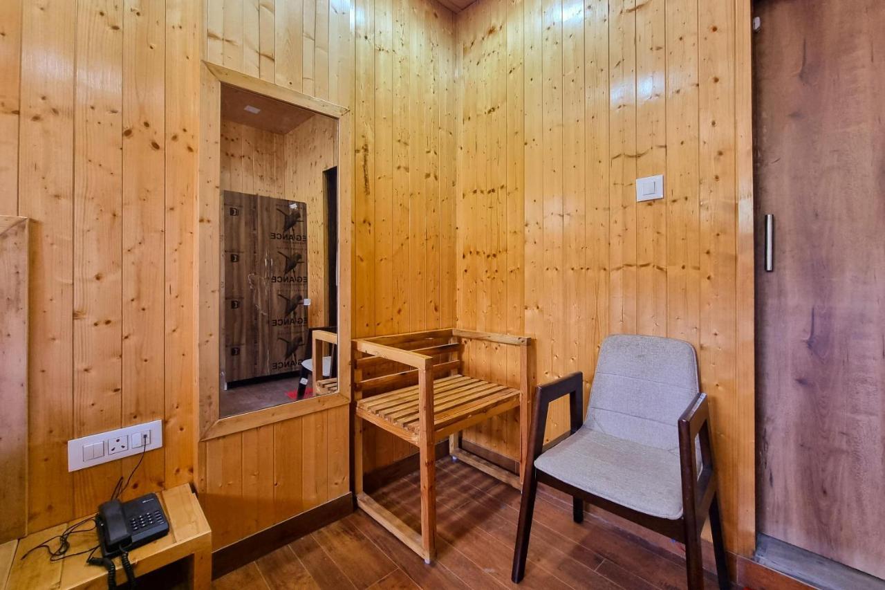 Hotel White Cloud Banikhet Bagian luar foto