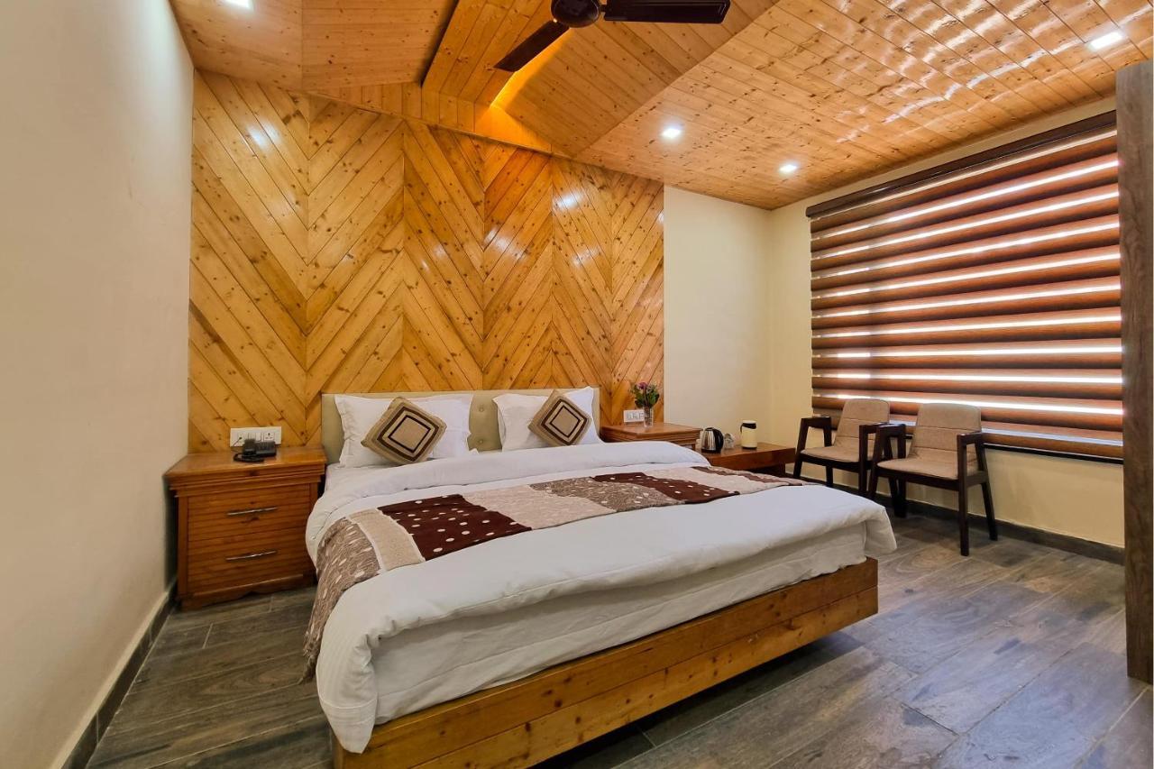 Hotel White Cloud Banikhet Bagian luar foto