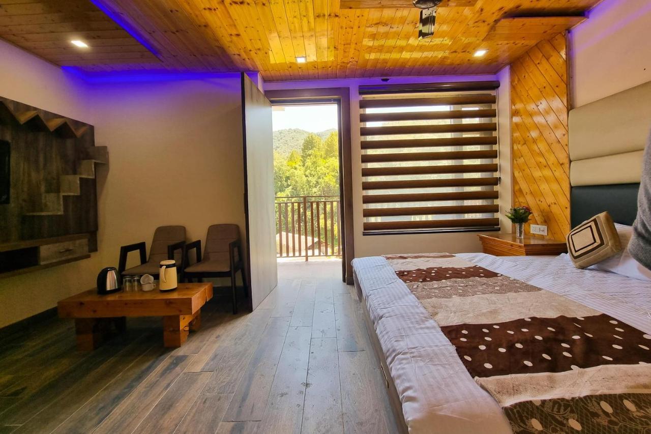 Hotel White Cloud Banikhet Bagian luar foto
