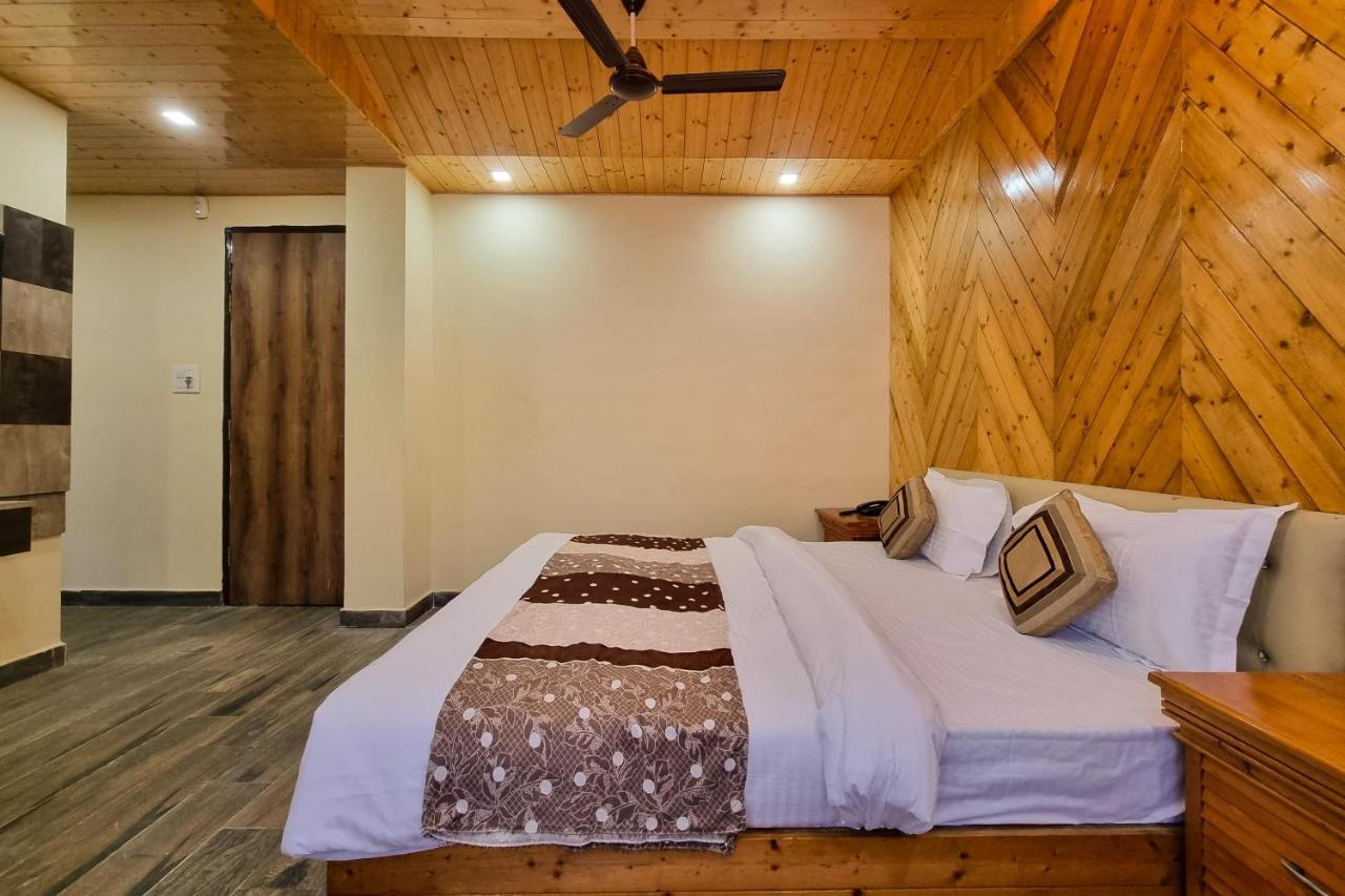 Hotel White Cloud Banikhet Bagian luar foto