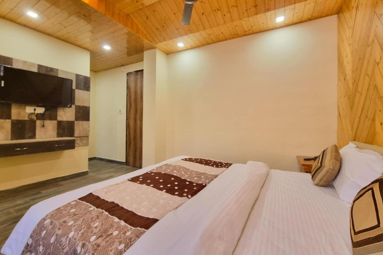 Hotel White Cloud Banikhet Bagian luar foto