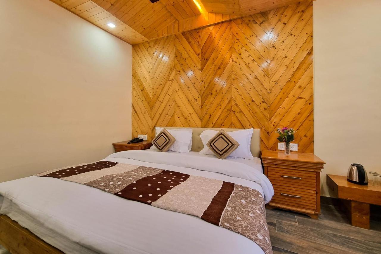 Hotel White Cloud Banikhet Bagian luar foto