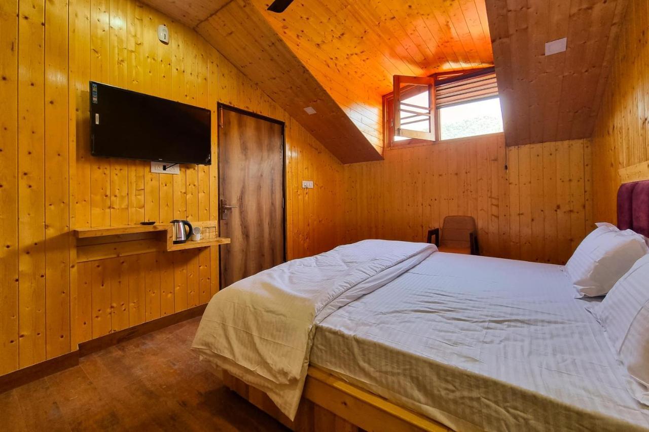 Hotel White Cloud Banikhet Bagian luar foto